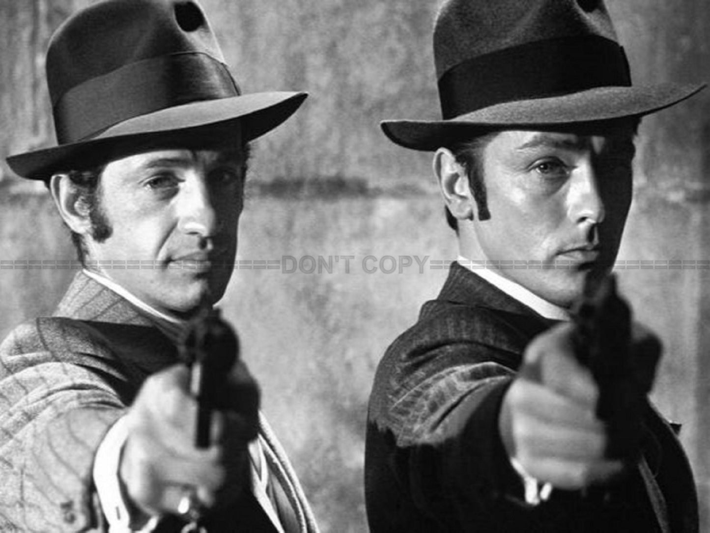 Photo Jean-Paul Belmondo et Alain Delon - Borsalino 1970 - Noir et blanc - 15×20