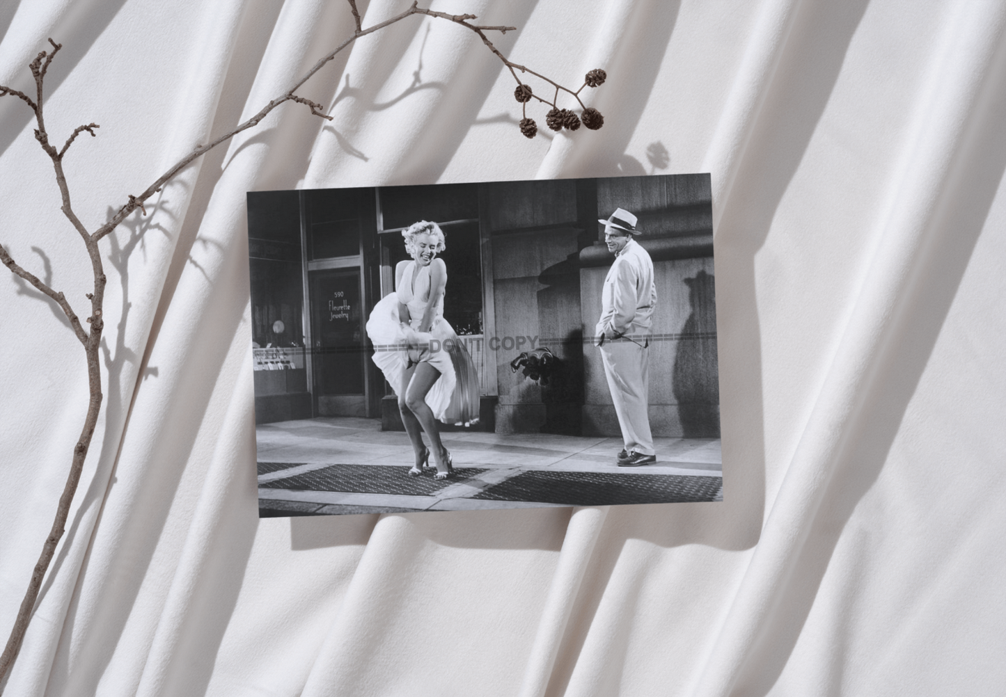 Photo Marilyn Monroe – Sept Ans de Réflexion (1955) – Scène Robe Blanche – 15x20