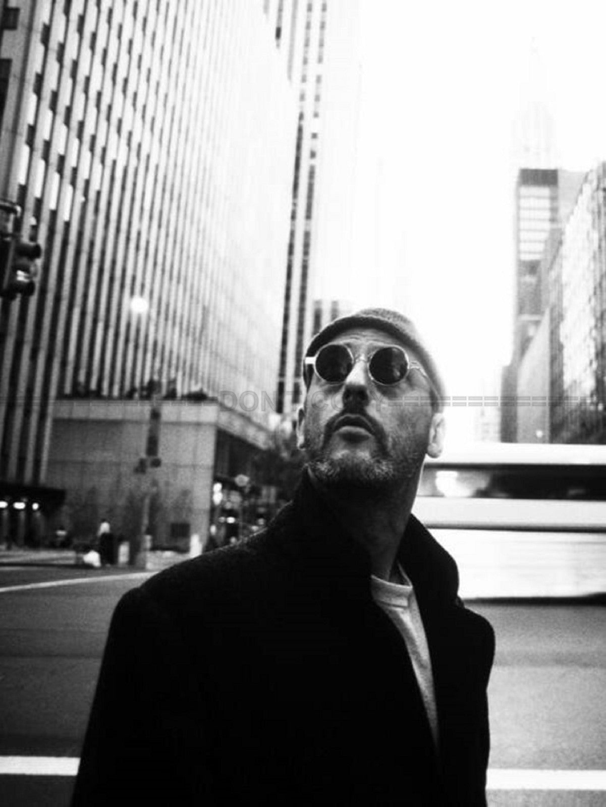 Photo Jean Reno - Léon en 1994 - Noir et blanc - 15×20