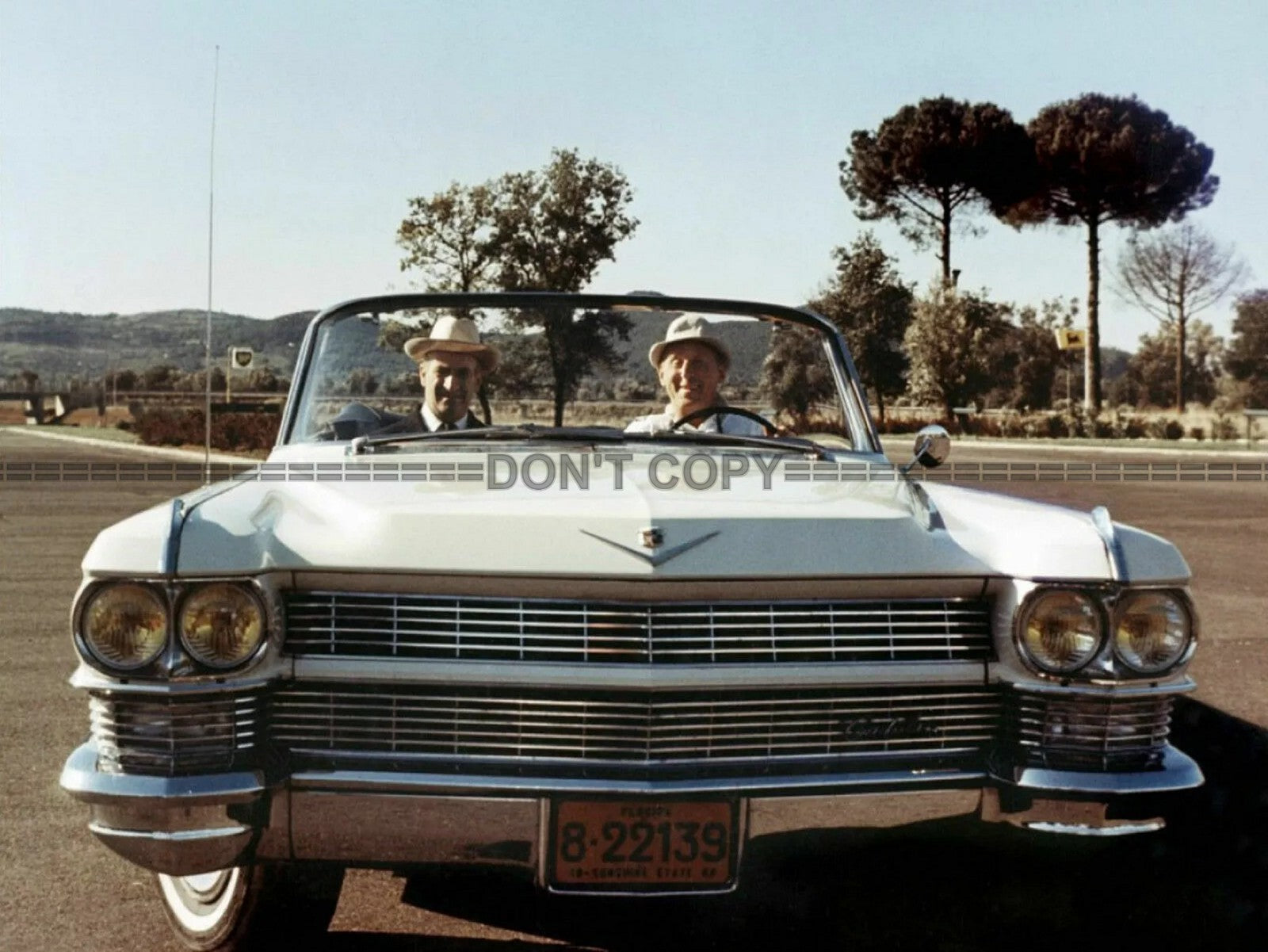 Photo Louis de Funès & Bourvil – Le Corniaud (1965) – Scène Route Cinéma – 15×20