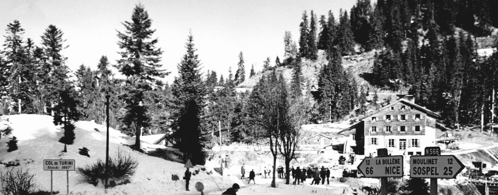 Photo GAZ-21 Volga (ГАЗ-21 Волга) URSS – Rallye Monte-Carlo 1964 – Neige – 15×20