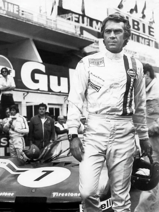 Photo Steve McQueen en costume de pilote - Tournage film "Le Mans", 1971 - 15x20