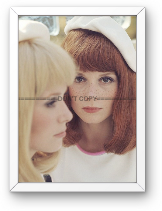 Photo Encadrée C. Deneuve & F. Dorléac - Les Demoiselles de Rochefort 1967-15x20
