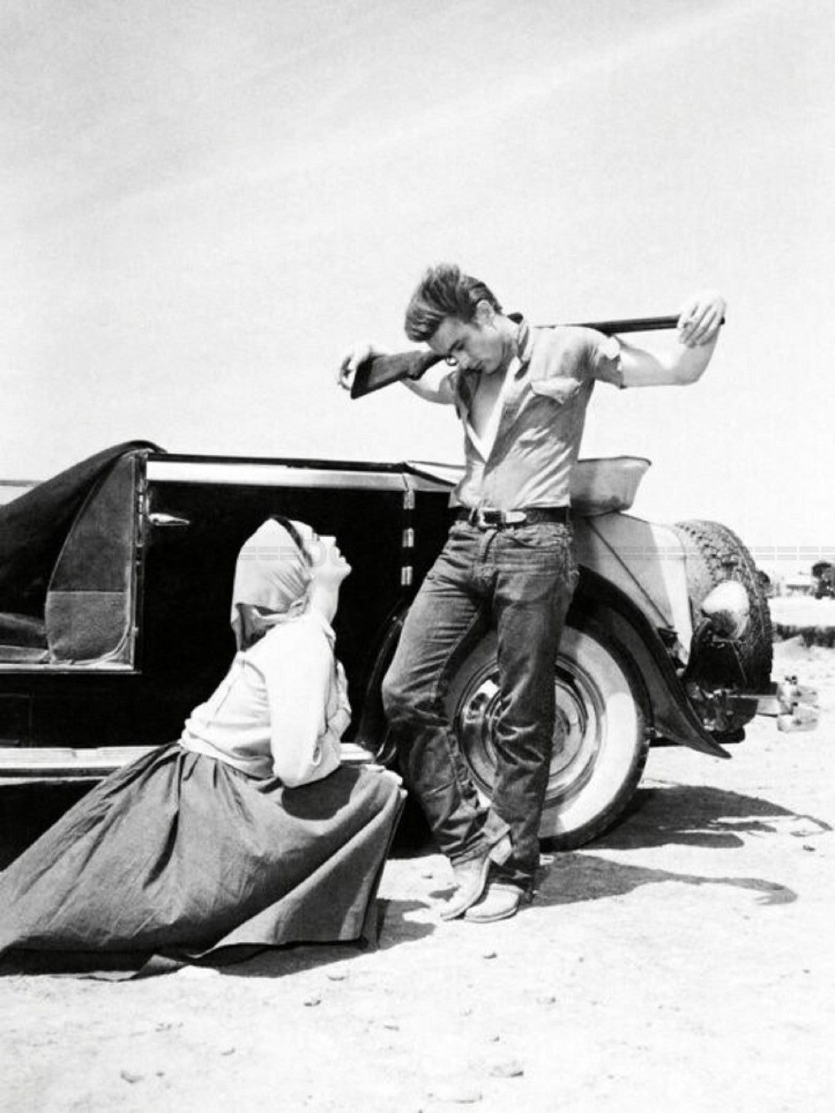 Photo James Dean & Elizabeth Taylor - Géant (1956) - Noir et blanc - 15x20