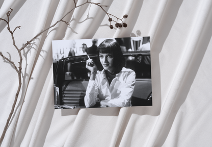 Photo Uma Thurman – Pulp Fiction (1994) – Café, Cigarette – Noir & Blanc - 15x20