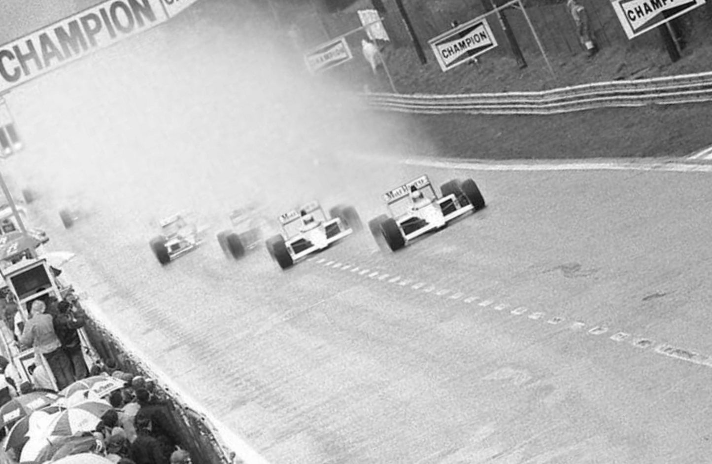 Photo Grand Prix Formule 1 1989 – Départ sous la pluie – Course Vintage – 15×20