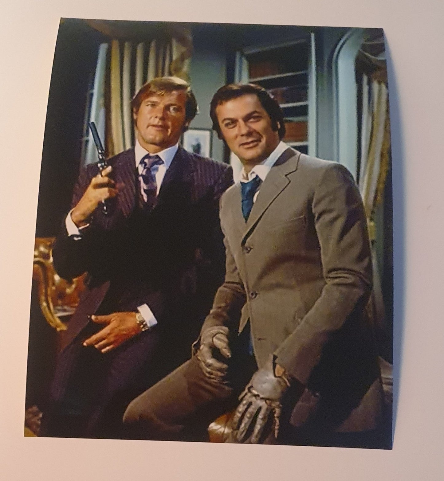 Photo Roger Moore & Tony Curtis - Amicalement vôtre 1971