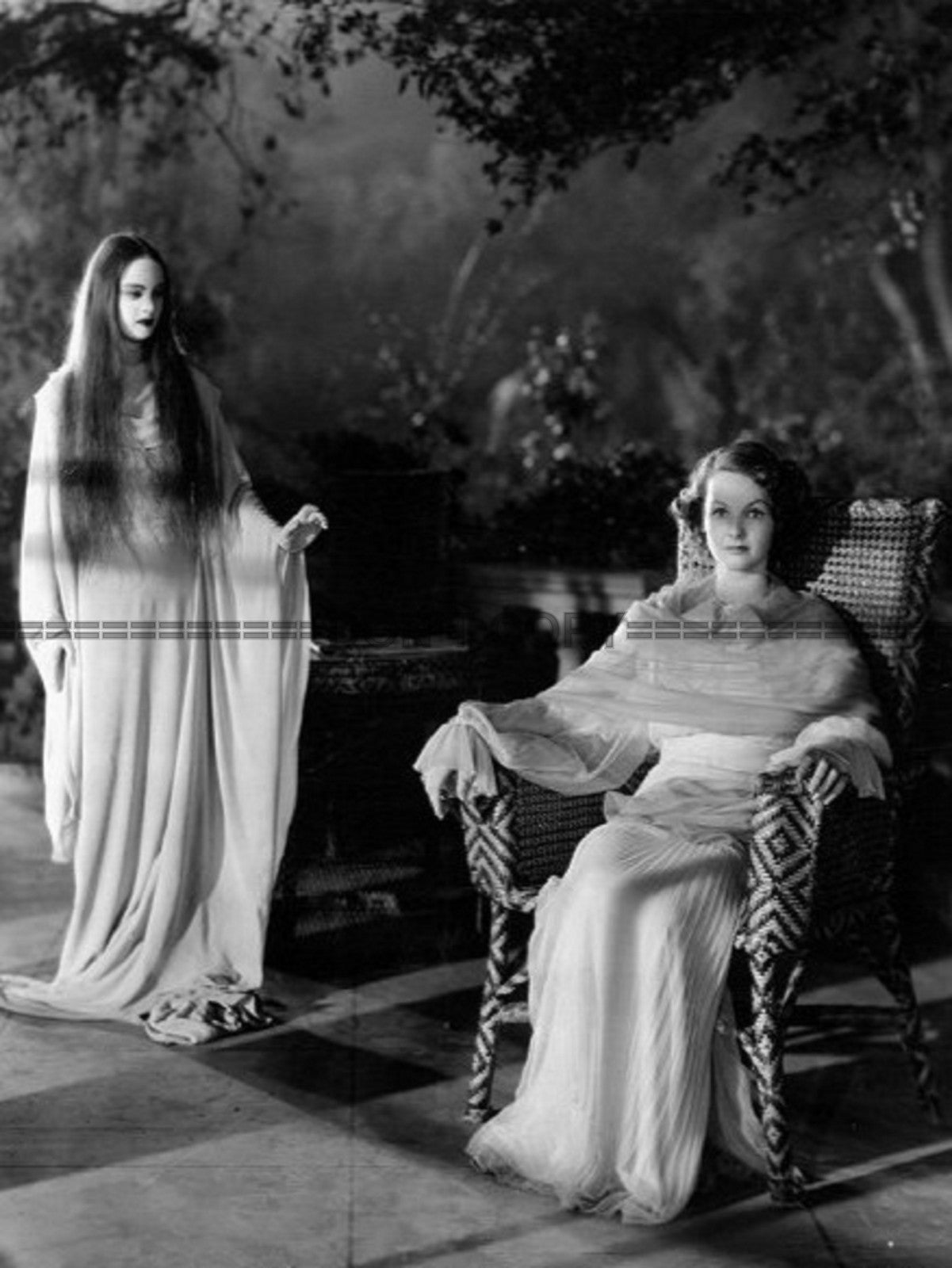 Photo Carroll Borland & Elizabeth Allan - La Marque du Vampire 1935