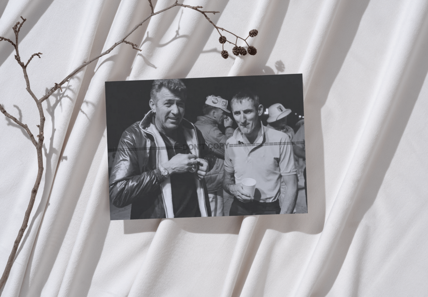 Photo Carroll Shelby et Ken Miles – Portrait Légendes Motorsport – 1960s – 15×20