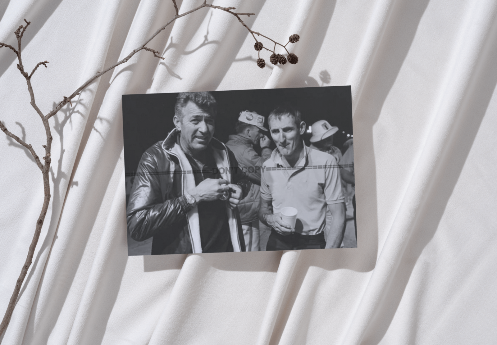 Photo Carroll Shelby et Ken Miles – Portrait Légendes Motorsport – 1960s – 15×20