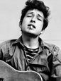 Photo Bob Dylan - Cigarette aux lèvres et Guitare dans les mains, 1962 - 15 x 20