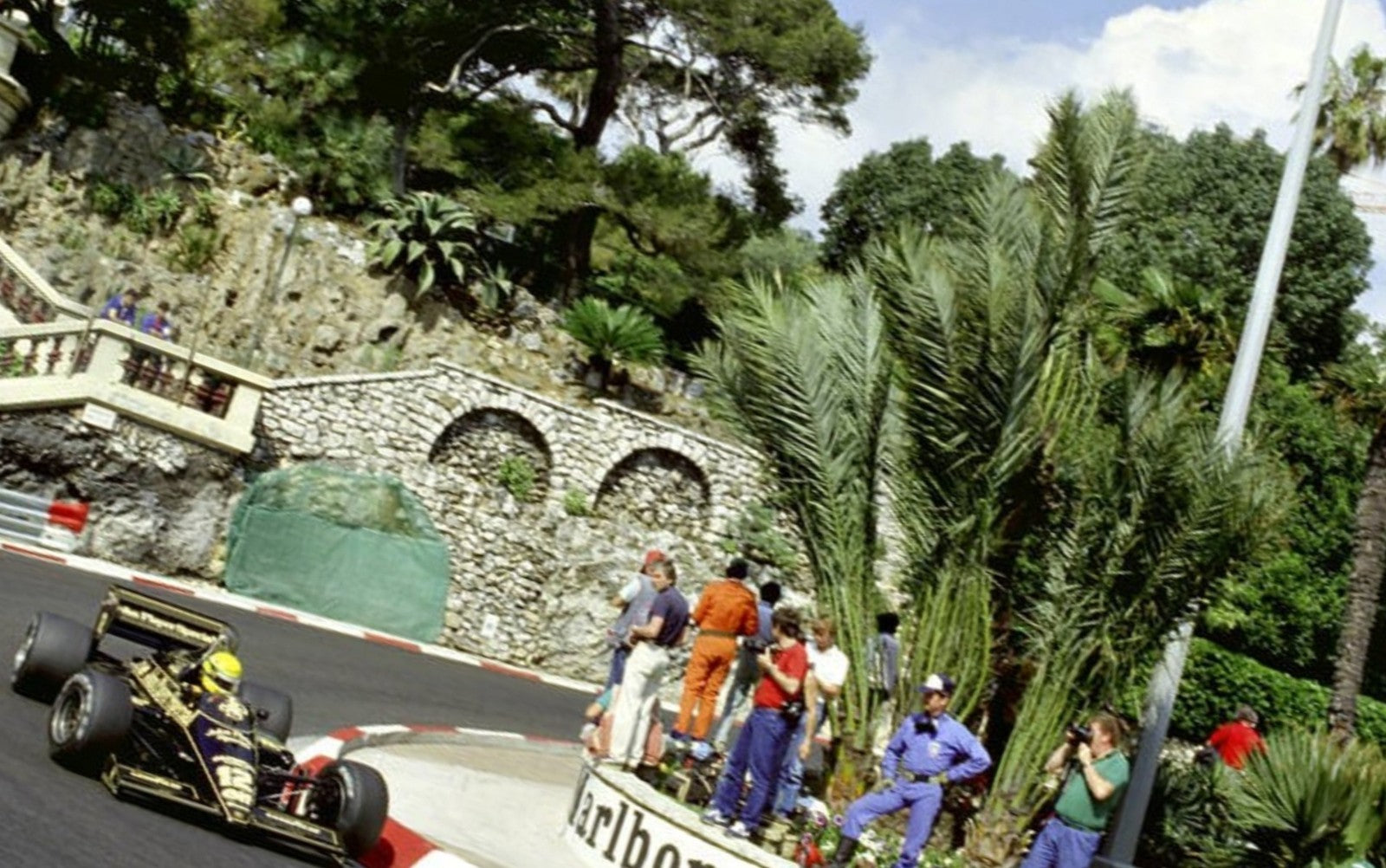 Photo Ayrton Senna – Lotus F1 – Grand Prix de Monaco (1985) – Formule 1 – 15×20