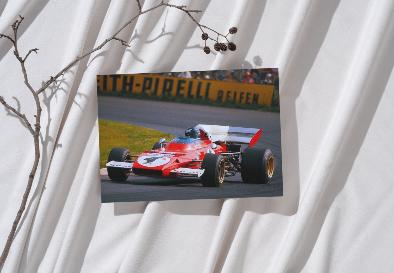 Photo Jacky Ickx – Grand Prix d’Allemagne (1972) – Ferrari n°4 en action – 15×20