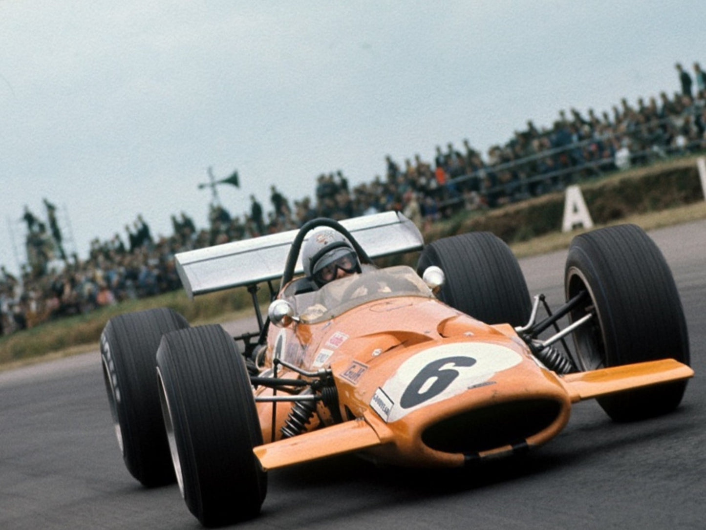 Photo Bruce McLaren – McLaren M7C – Monoplace Formule 1 Grand Prix 1969 – 15×20