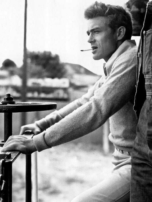 Photo James Dean sur le tournage du film Géant (Giant) en 1955 au Texas - 15x20