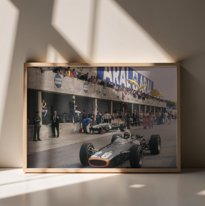 Photo Jackie Stewart – L’élégance du Champion – Stands Circuit de Monza – 15×20