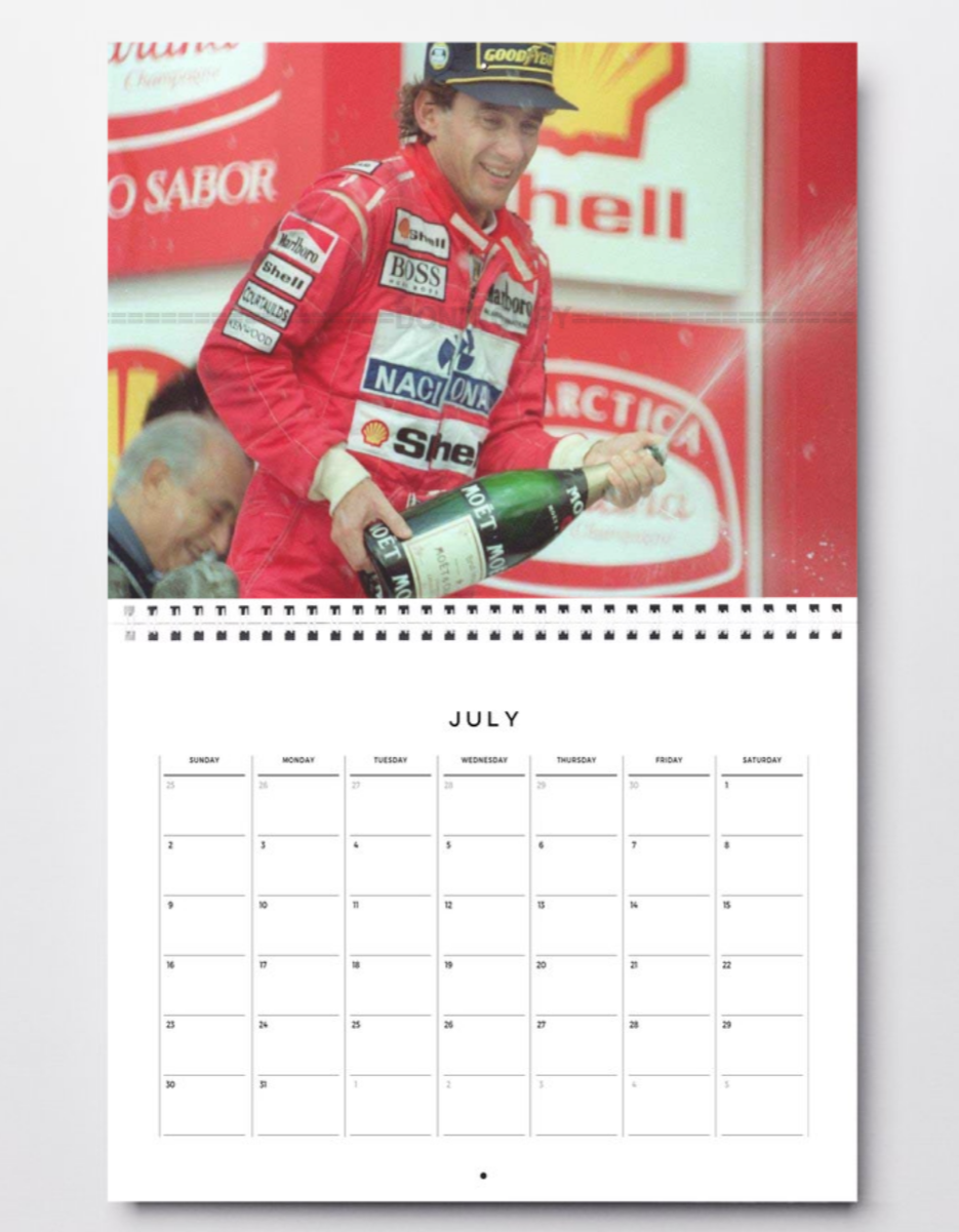 Photo Ayrton Senna – Champagne sur le Podium, Hommage Juan Manuel Fangio – 15×20