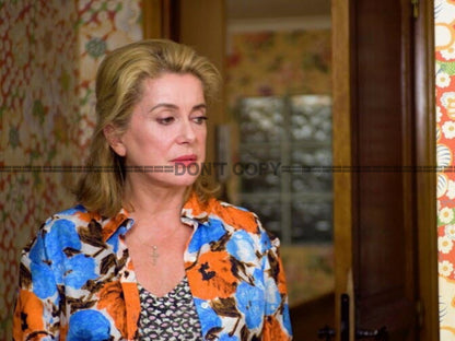 Photo Catherine Deneuve – La Fille du RER (2009) – Portrait Cinéma Drame – 15×20