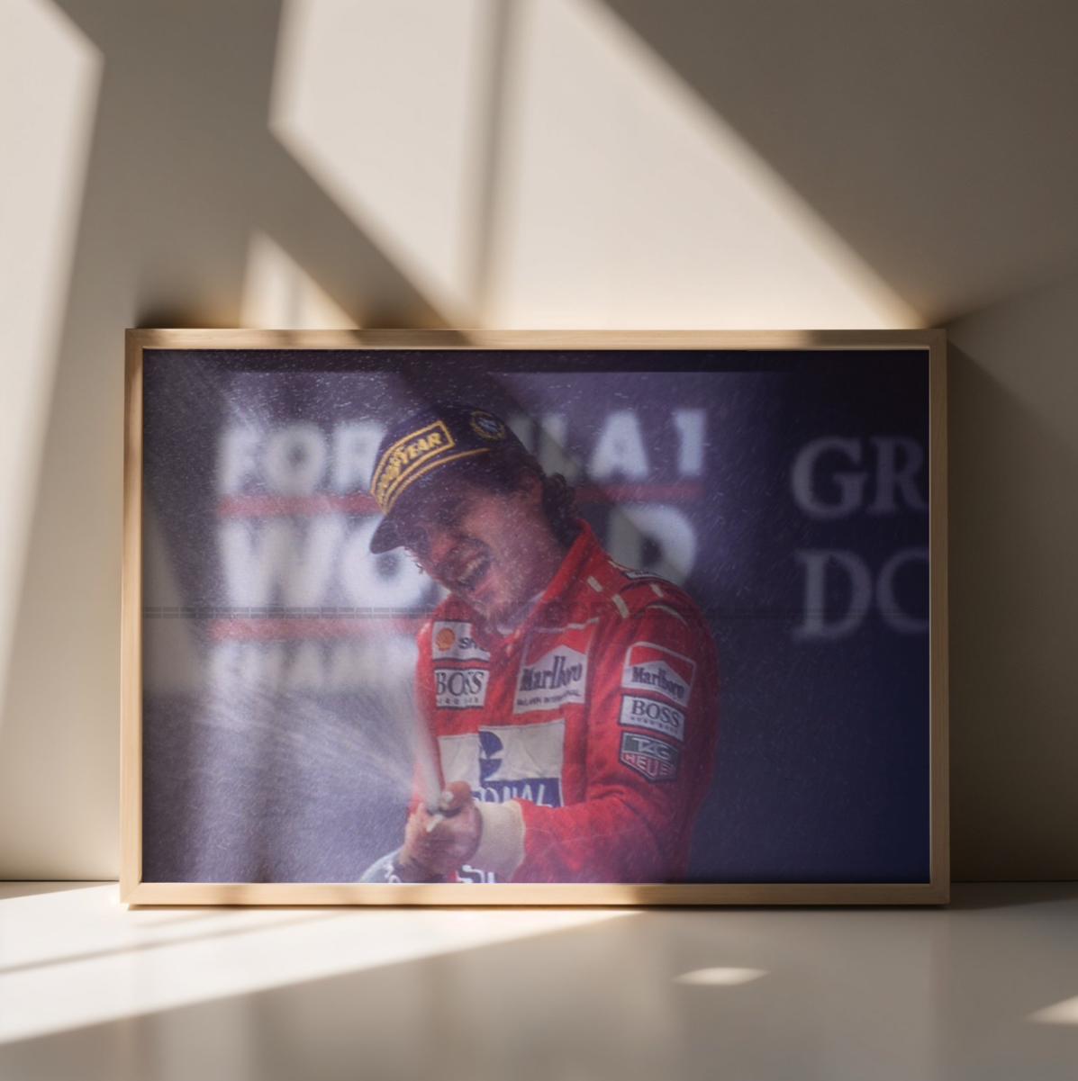 Photo Ayrton Senna – Victoire à domicile – Joie et Champagne au Brésil – 15×20