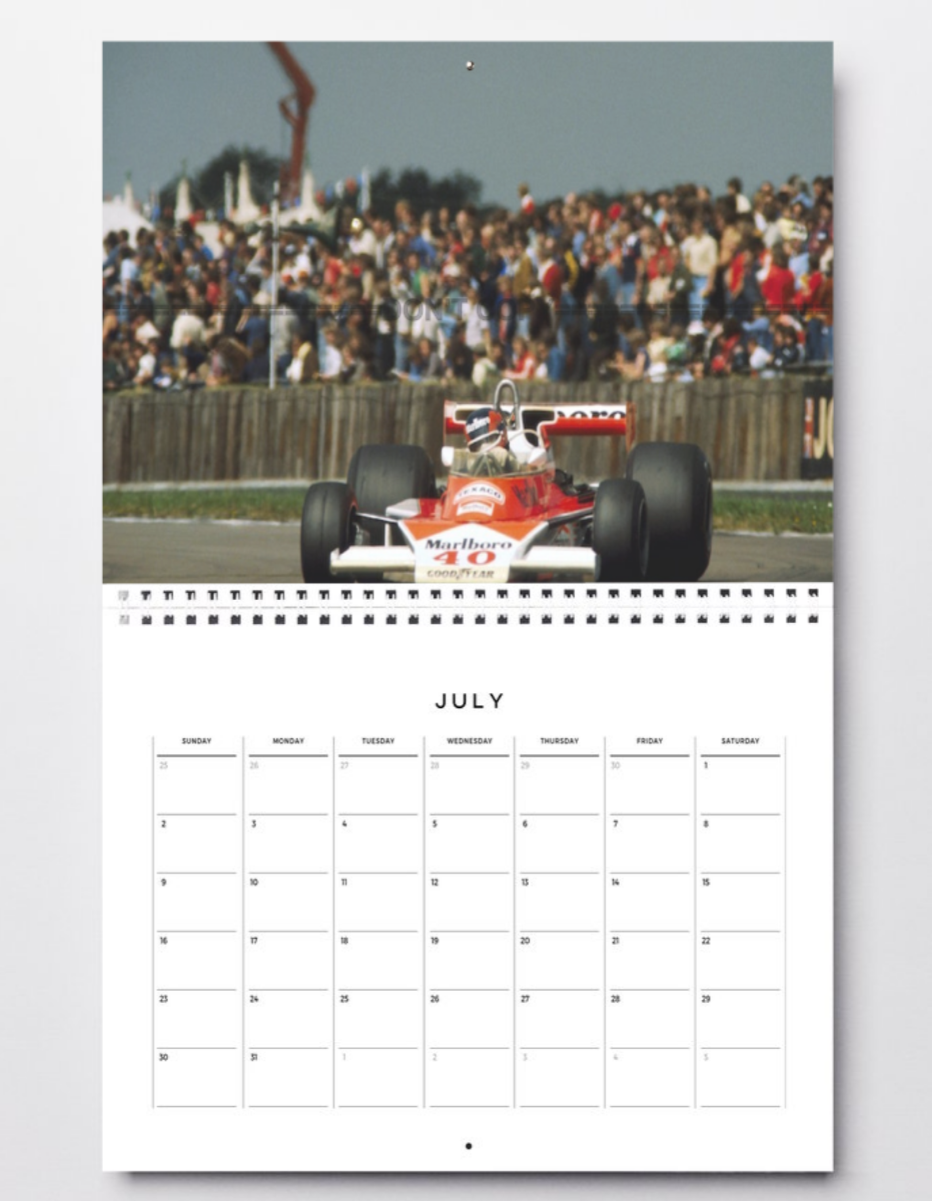 Photo Gilles Villeneuve – McLaren M23B – Grand Prix F1 Silverstone 1977 – 15×20