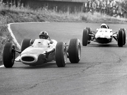 Photo Graham Hill devant Jim Clark – Nürburgring 1964 – Duel Mythique F1 – 15×20