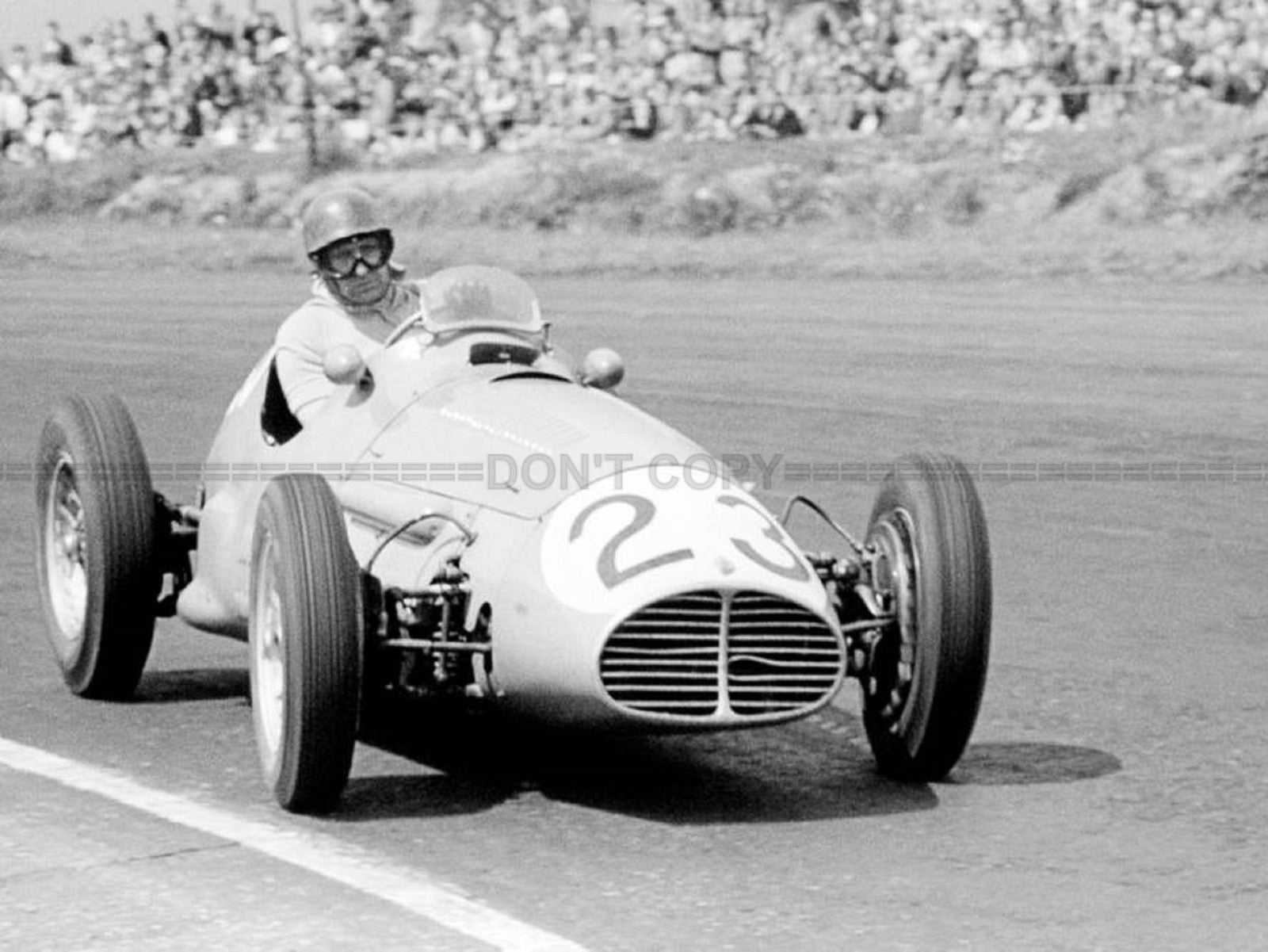 Photo Juan Manuel Fangio – Icône GP Formule 1 – Saison 1953 – Monoplace – 15×20