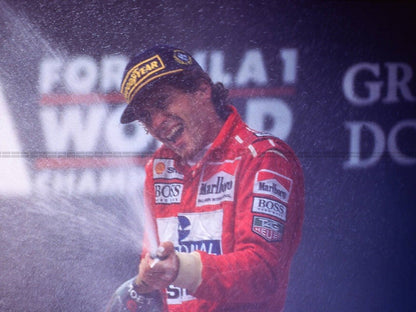 Photo Ayrton Senna – Victoire à domicile – Joie et Champagne au Brésil – 15×20