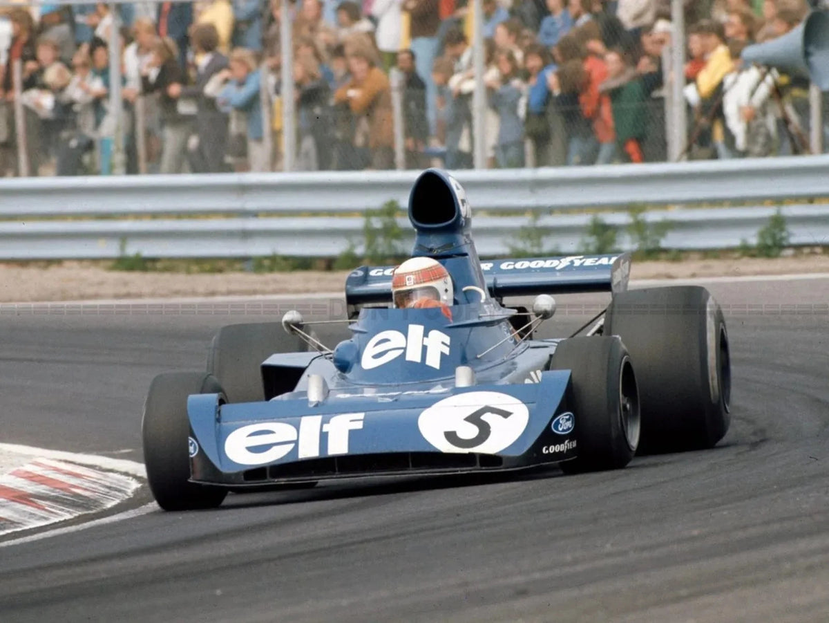 Photo Jackie Stewart - Monoplace Formule 1  Tyrrell 006 - Saison 1973 - 15 x 20