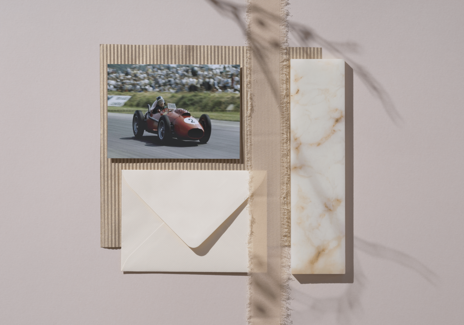 Photo Mike Hawthorn – Ferrari Dino 246 – Grand Prix F1 (1958) – Course – 15×20
