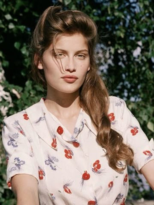 Photo Laetitia Casta - Tournage mini-série "La Bicyclette bleue" (2000) - 15x20