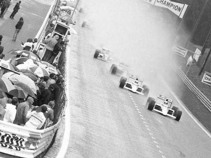 Photo Grand Prix Formule 1 1989 – Départ sous la pluie – Course Vintage – 15×20