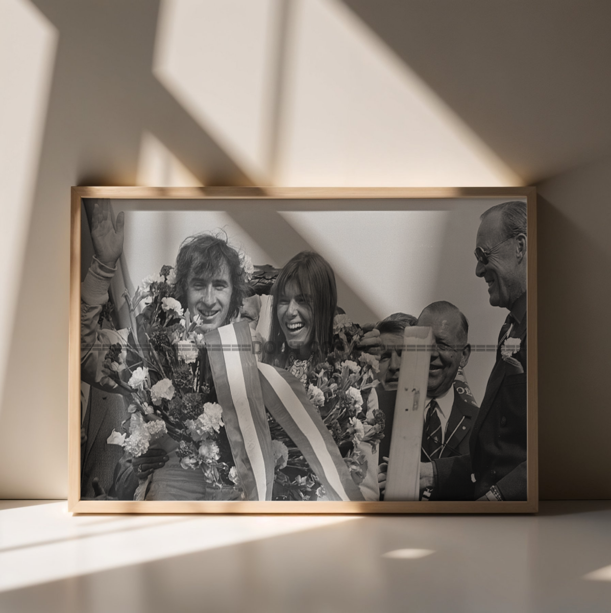 Photo Jackie Stewart – Matra – Vainqueur GP F1 Zandvoort (1969) – Podium – 15×20
