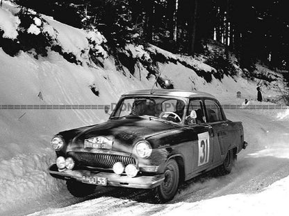Photo GAZ-21 Volga (ГАЗ-21 Волга) Neige – Rallye Monte-Carlo 1964 – URSS – 15×20