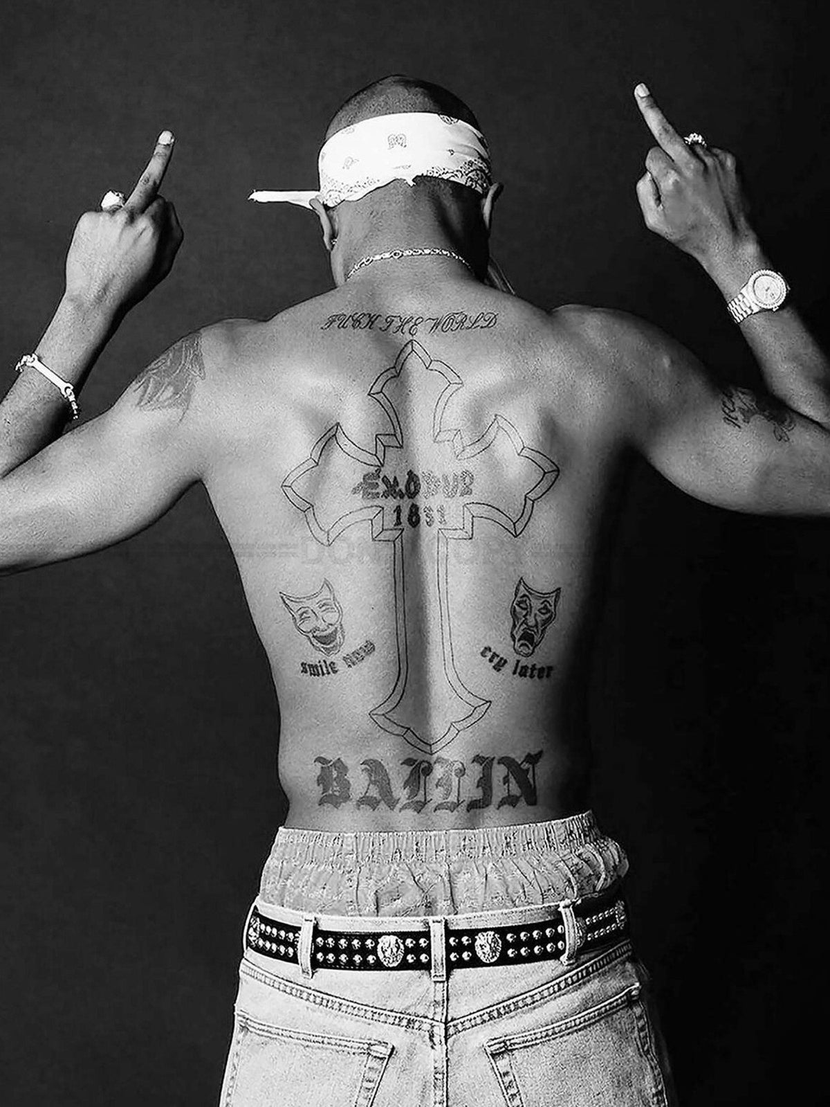 Photo Tupac Shakur (2Pac) de dos mettant en valeur ses tatouages, 1995 - 15 x 20