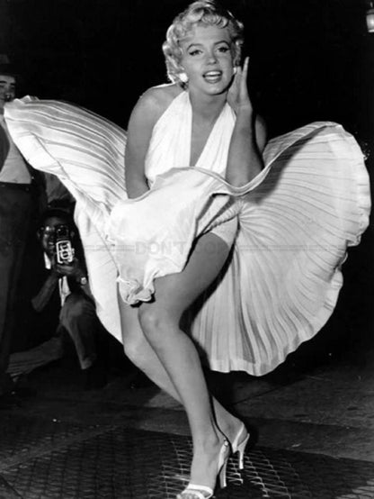 Photo Marilyn Monroe Robe - Sept Ans de réflexion (1955) - Noir et blanc - 15×20