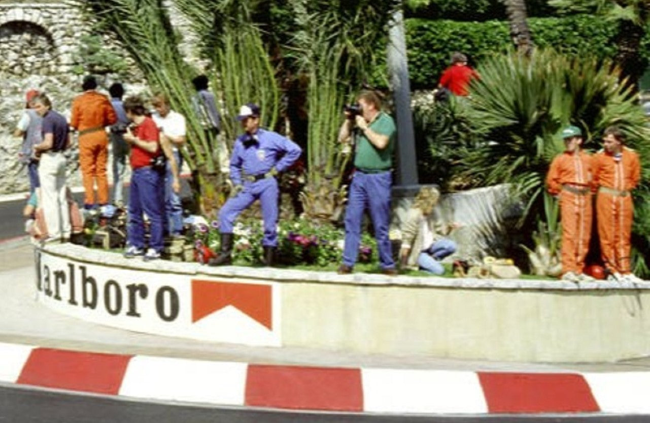 Photo Ayrton Senna – Lotus F1 – Grand Prix de Monaco (1985) – Formule 1 – 15×20
