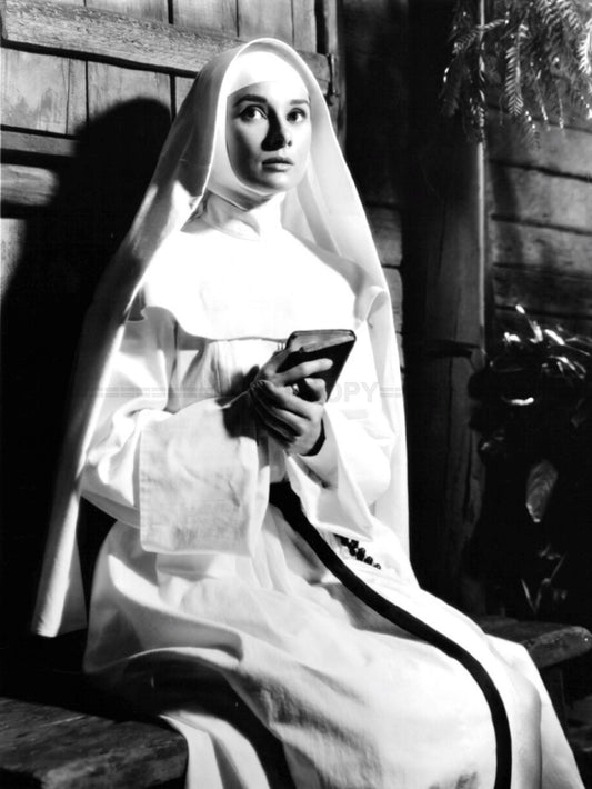 Photo Audrey Hepburn - The Nun's Story (1959) - Noir et blanc - 15x20