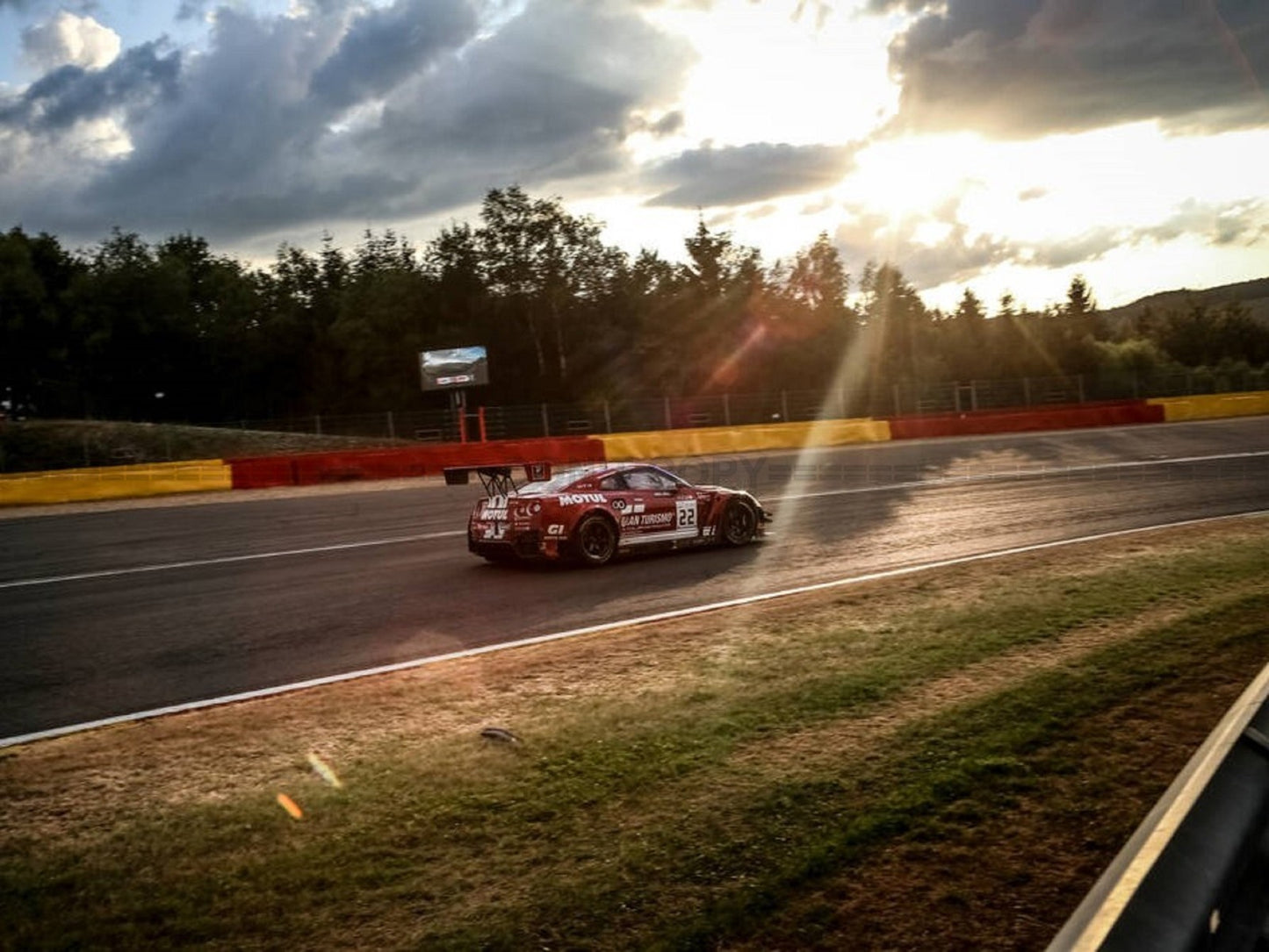 Photo Nissan GT-R Nismo GT3 - Couleur - 15x20