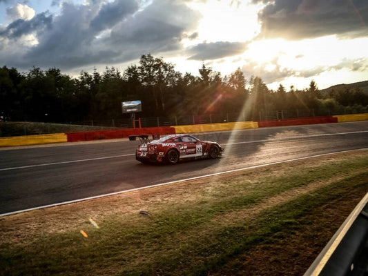 Photo Nissan GT-R Nismo GT3 - Couleur - 15x20