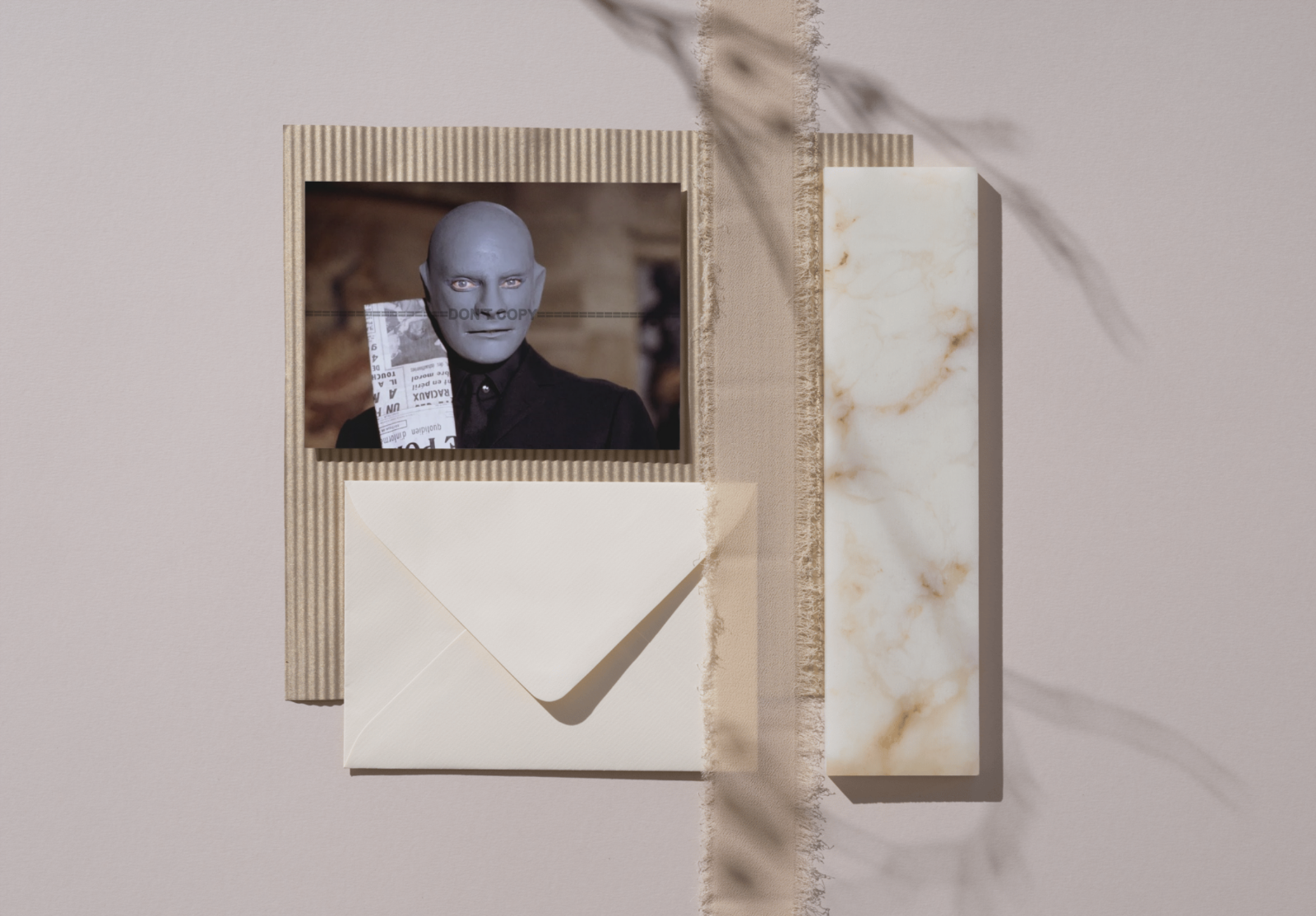 Photo Jean Marais – Fantômas 1964 – Visage Masqué Iconique – Scène Culte – 15×20