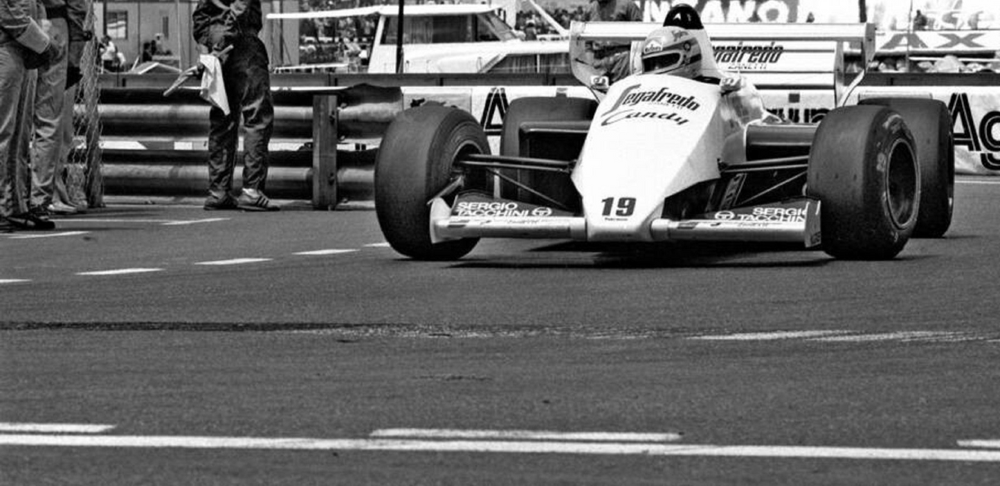 Photo Ayrton Senna – Grand Prix de Monaco (1984) – Virage de la Rascasse – 15×20