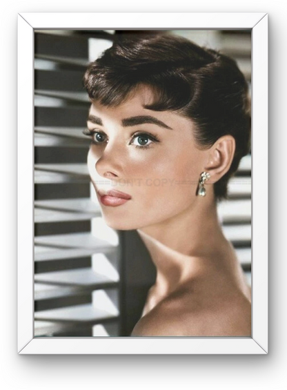 Photo Encadrée Audrey Hepburn - Couleur - (Cadre Bois Blanc) - 15x20