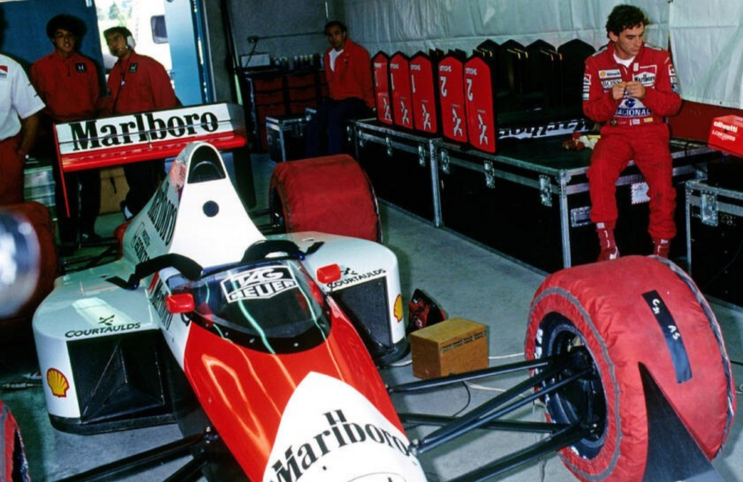 Photo Ayrton Senna – McLaren MP4/5 – Montréal 1989 – Stand F1 – Marlboro – 15×20