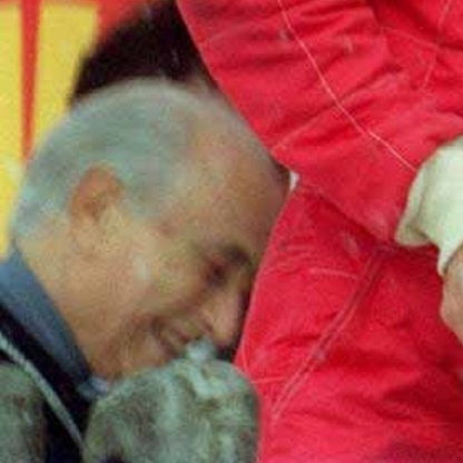 Photo Ayrton Senna – Champagne sur le Podium, Hommage Juan Manuel Fangio – 15×20