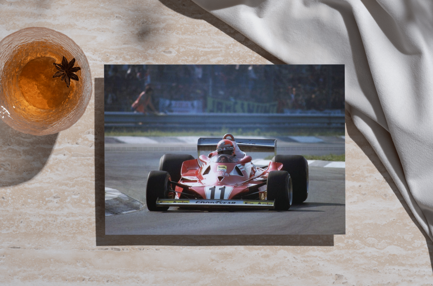 Photo Niki Lauda – Ferrari Formule 1 1977 – Légende du sport automobile – 15×20