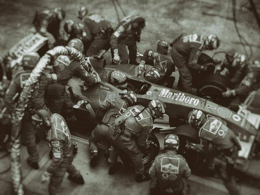 Photo Michael Schumacher – Ferrari F1 – Pit Stop Légendaire, Saison 2004 – 15×20