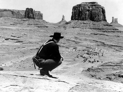 Photo John Wayne - La Prisonnière du désert (1956) - Noir et blanc - 15×20