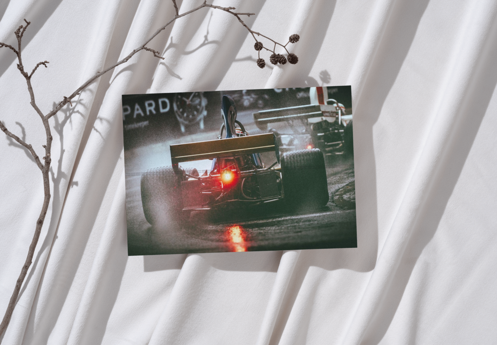 Photo Formule 1 – GP de Monaco – Course sous la pluie – Nuit & reflets – 15×20