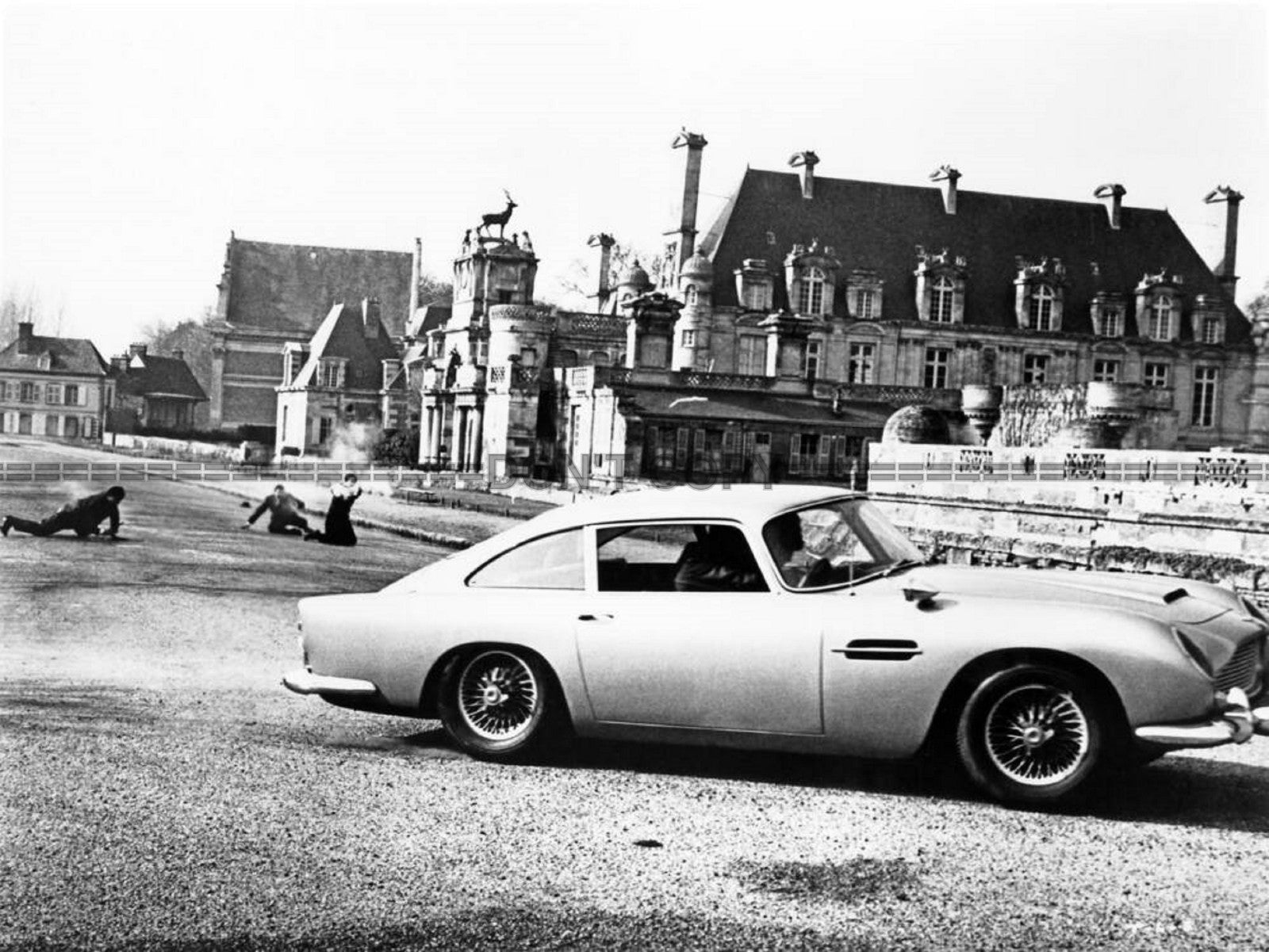 Photo Aston Martin DB5 - James Bond 007 Thunderball