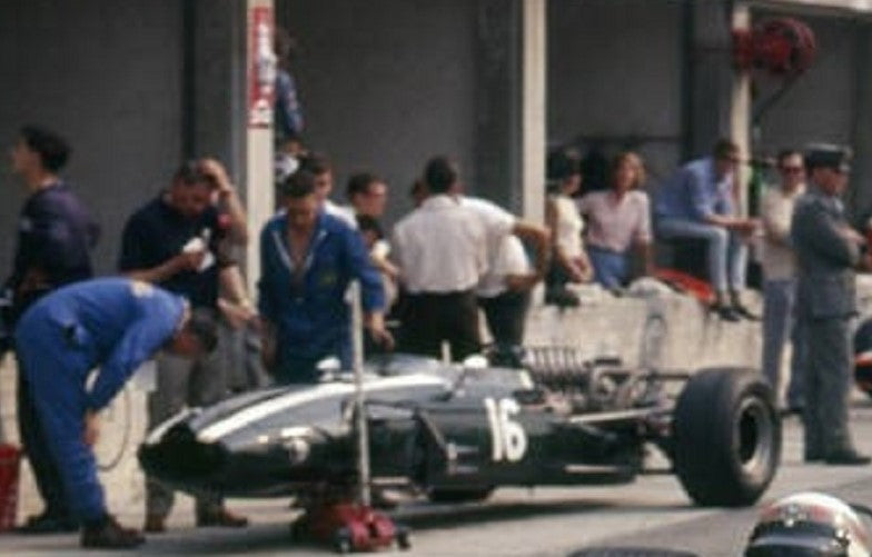 Photo Jackie Stewart – L’élégance du Champion – Stands Circuit de Monza – 15×20